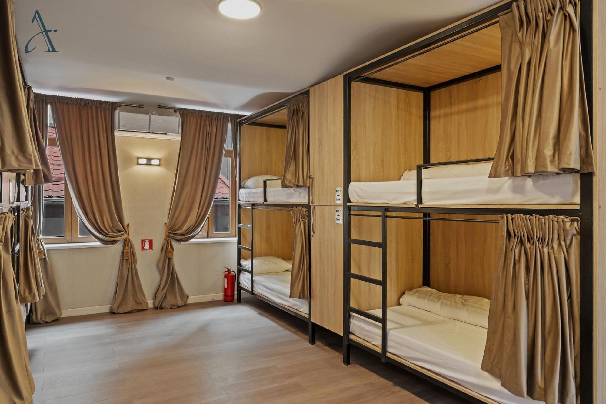 Ramana Garden Hostel - Self-Service Accommodation Bucareste Exterior foto