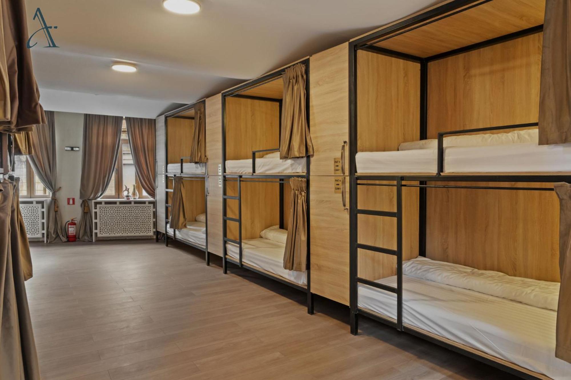 Ramana Garden Hostel - Self-Service Accommodation Bucareste Exterior foto